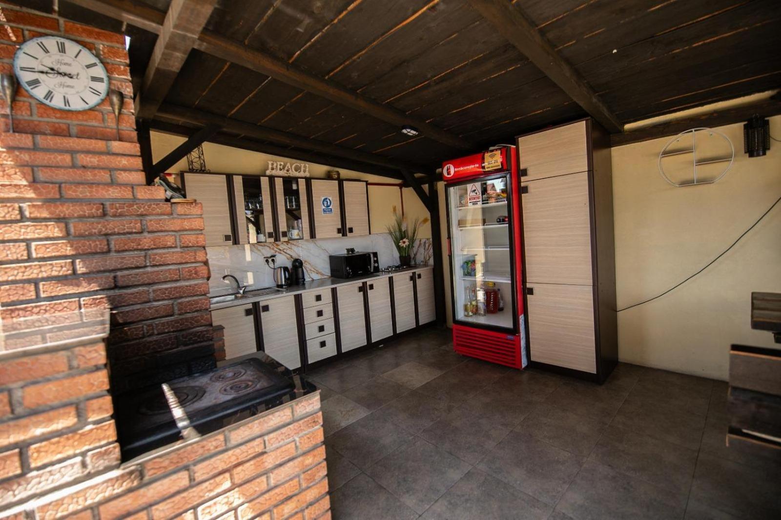 Hotel Casa Jessi Două Mai Exterior foto